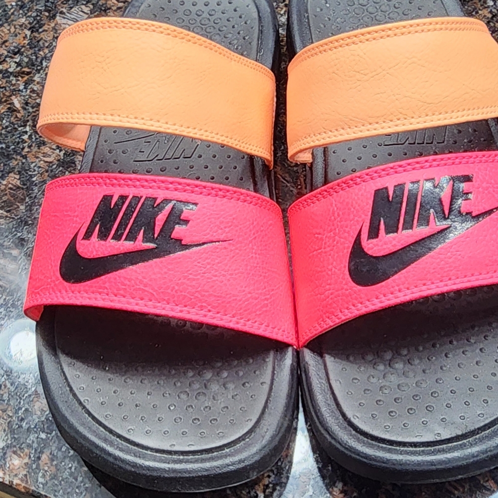 Womans Nike Sandles, size 9, worn once like new